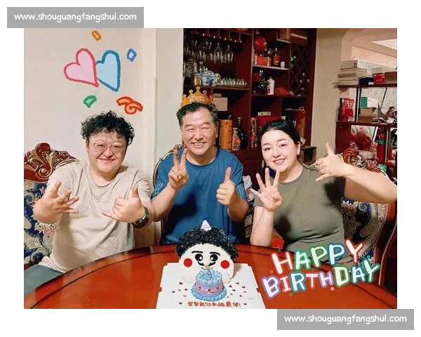 亚马尔父亲节晒童年合照：爸爸，永远爱你！