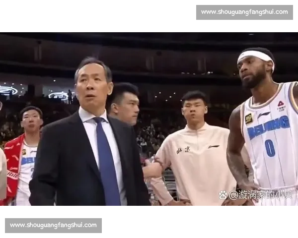 四川男篮新秀首训别开生面：笔墨启新章，书写篮球新未来