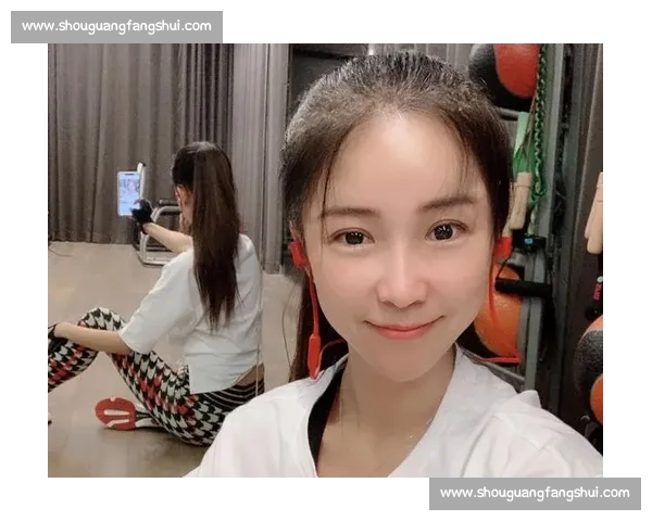 哈登广州冒雨燃情村 BA!周玲安曝花絮:球迷热情点燃阴雨,大胡子拒伞签名 20 分钟 哈登广州冒雨燃情村 BA!周玲安曝花絮:球迷热情点燃阴雨,大胡子拒伞签名 20 分钟